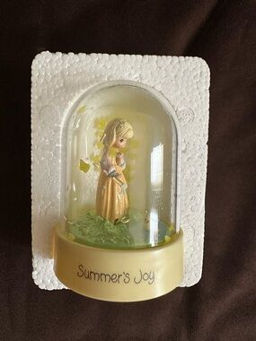Precious Moments Summer's Joy Figurine Dome - Yellow and Green